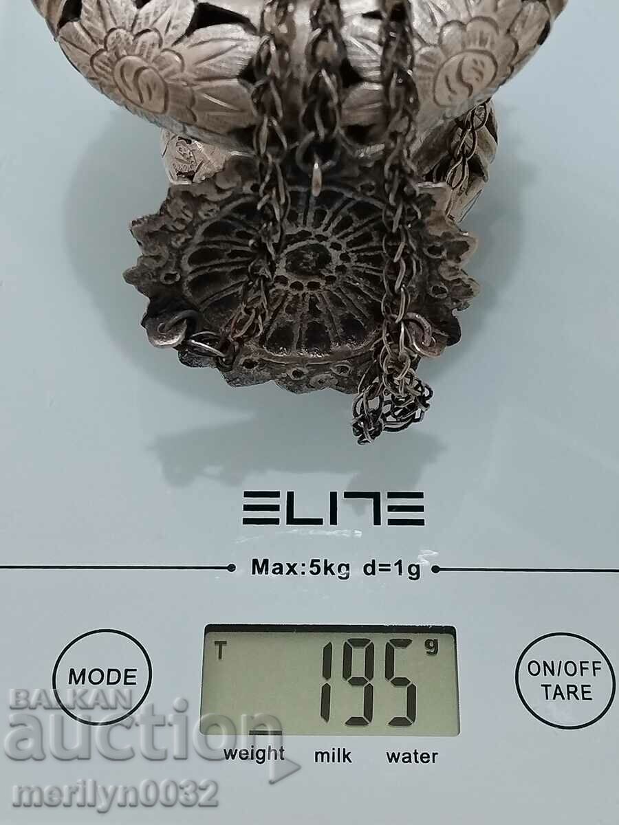 Доставка на Възрожденско сребърно домашно кандило кръст Доставка на Възрожденско сребърно домашно кандило кръст