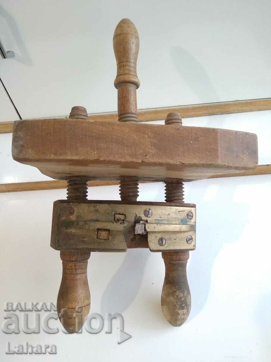 Παράδοση Ξυλουργική πλάνη για αυλάκια κάννης