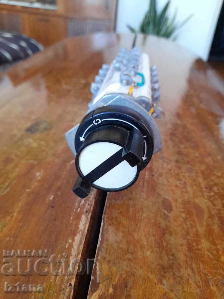 Old Galet switch, switch with price 65.00 BGN | € 33.23 Old Galet switch, switch with price 65.00 BGN | € 33.23