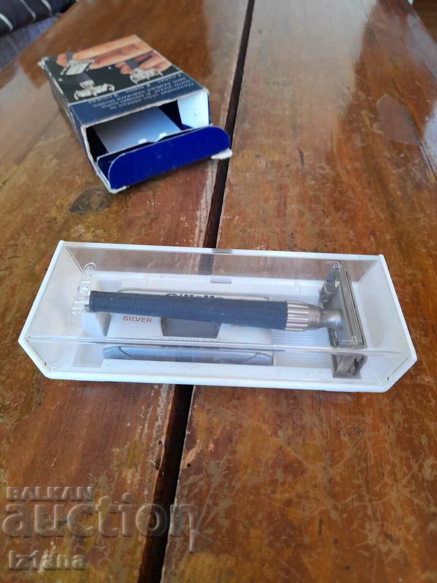 Old Gillette Super Slimtwist razor with price 50.00 BGN | € 25.56 Old Gillette Super Slimtwist razor with price 50.00 BGN | € 25.56