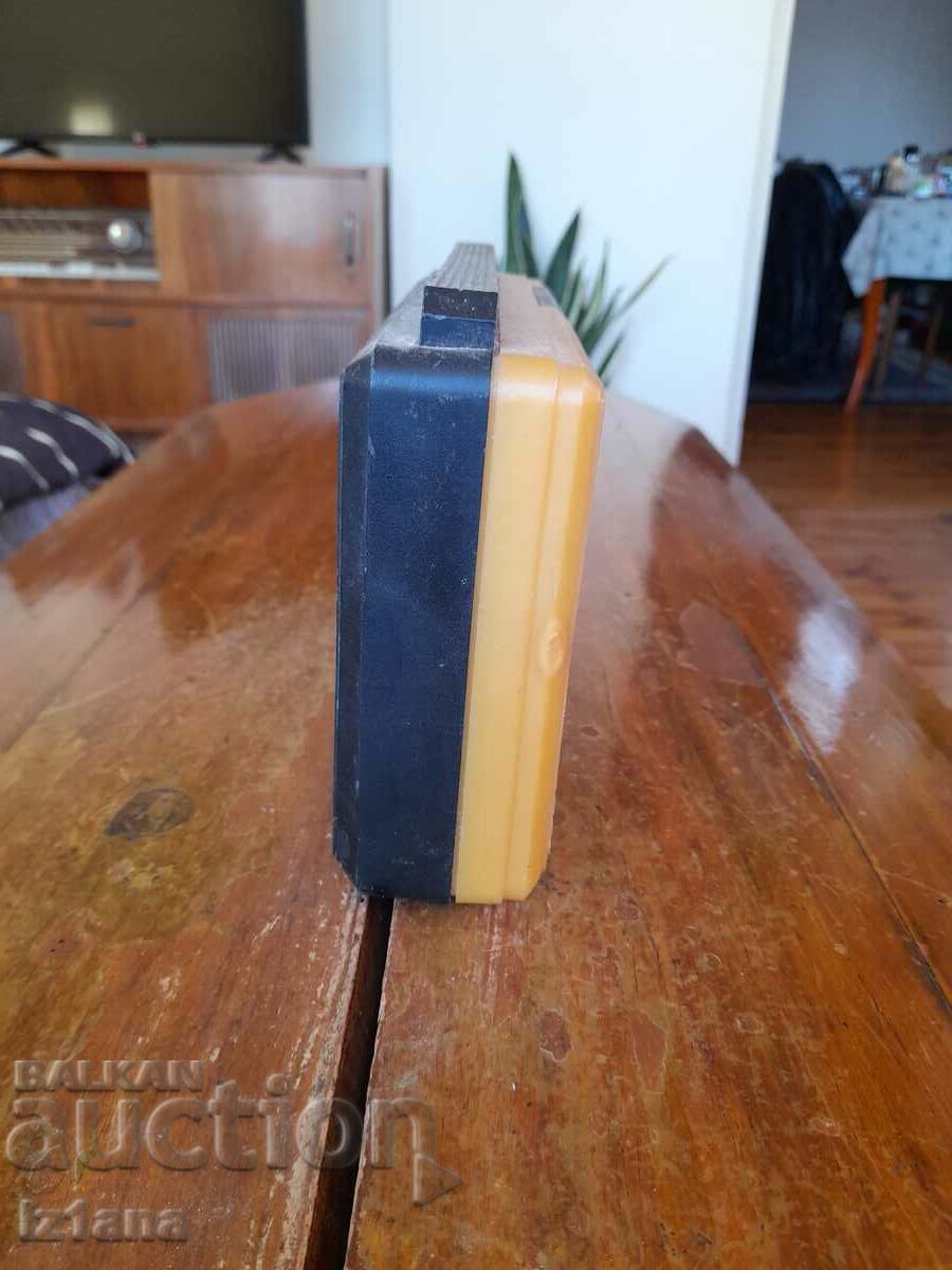 Old radio, Alpinist RP 221 radio receiver with price 65.00 BGN | € 33.23 Old radio, Alpinist RP 221 radio receiver with price 65.00 BGN | € 33.23