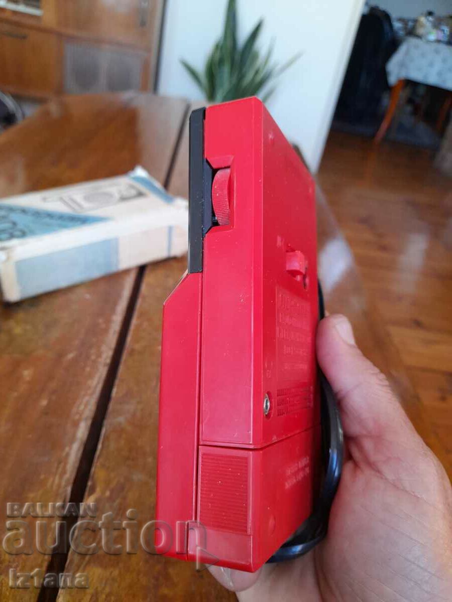 Delivery of Old radio, radio receiver Meridian RP408 Delivery of Old radio, radio receiver Meridian RP408