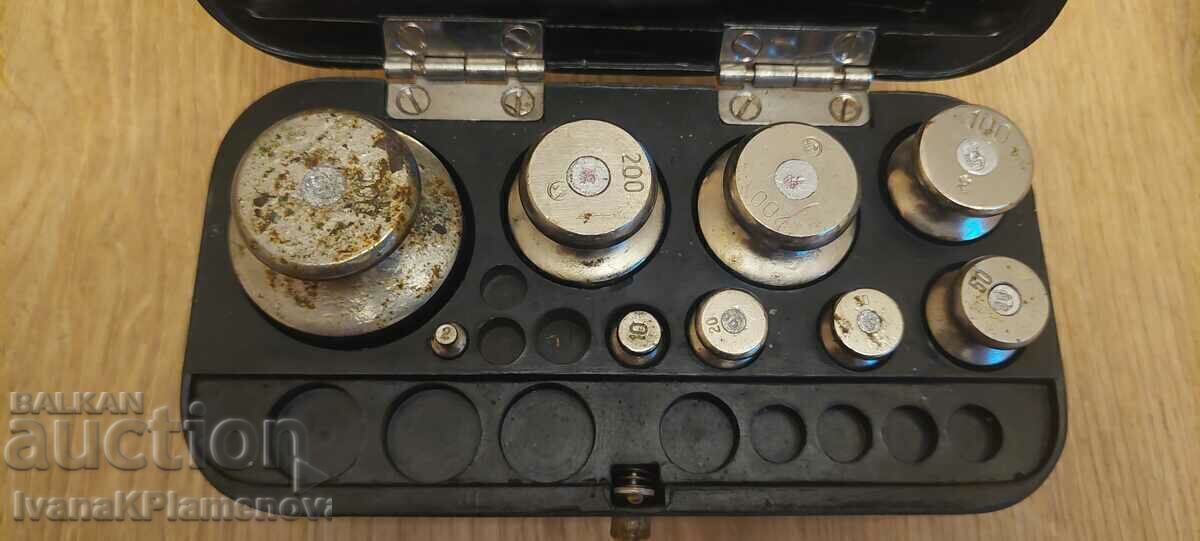 Теглилки от соца за колекционери с цена € 16.00 | 31.29 лв. Теглилки от соца за колекционери с цена € 16.00 | 31.29 лв.