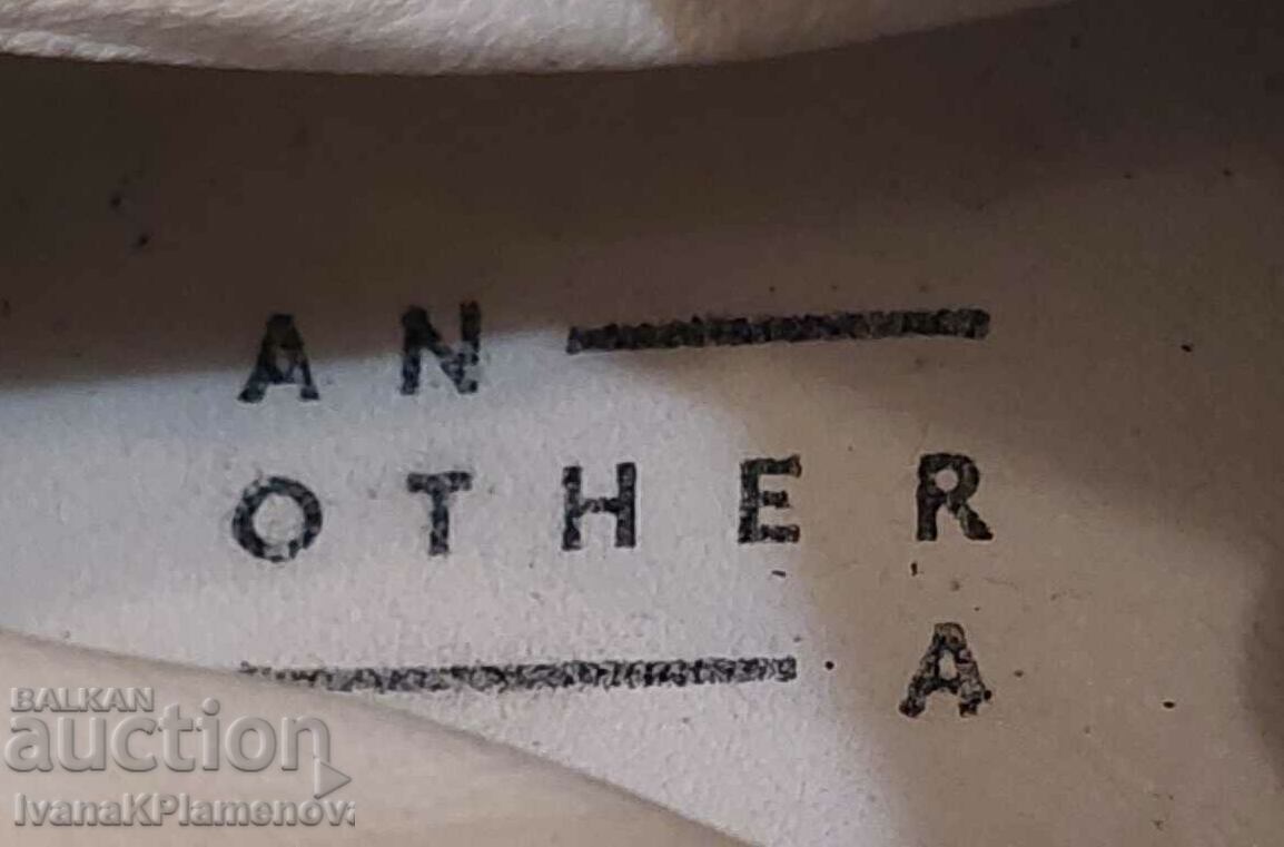 Delivery of Women's sports shoes sneakers new Delivery of Women's sports shoes sneakers new