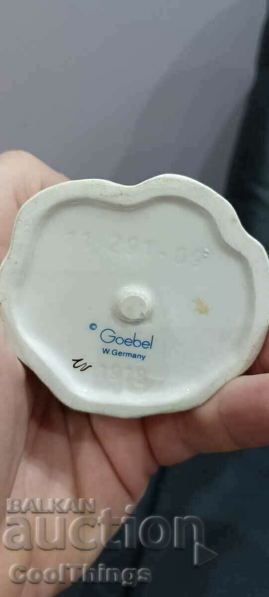 Goebel 1978 Marked Porcelain Figure - 5 Goebel 1978 Marked Porcelain Figure - 5