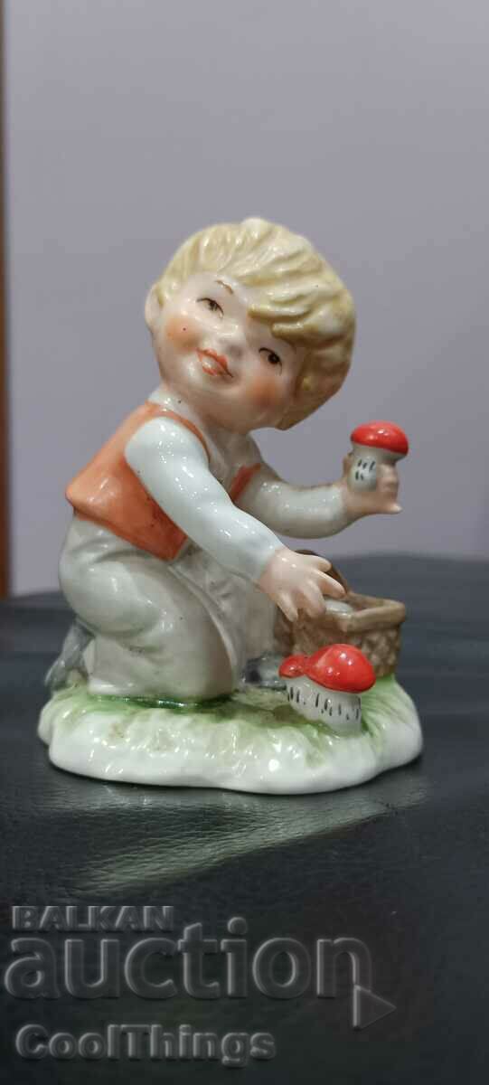 Goebel 1978 Marked Porcelain Figure