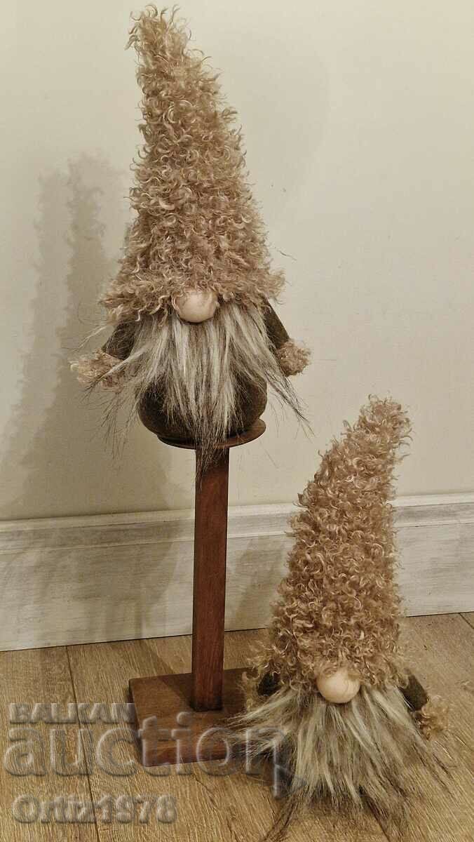 A fluffy and shaggy gnome! 40 cm A fluffy and shaggy gnome! 40 cm