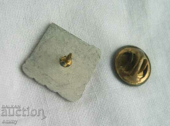 Badge Poland - 60 years of aviation with price 3.00 BGN | € 1.53 Badge Poland - 60 years of aviation with price 3.00 BGN | € 1.53