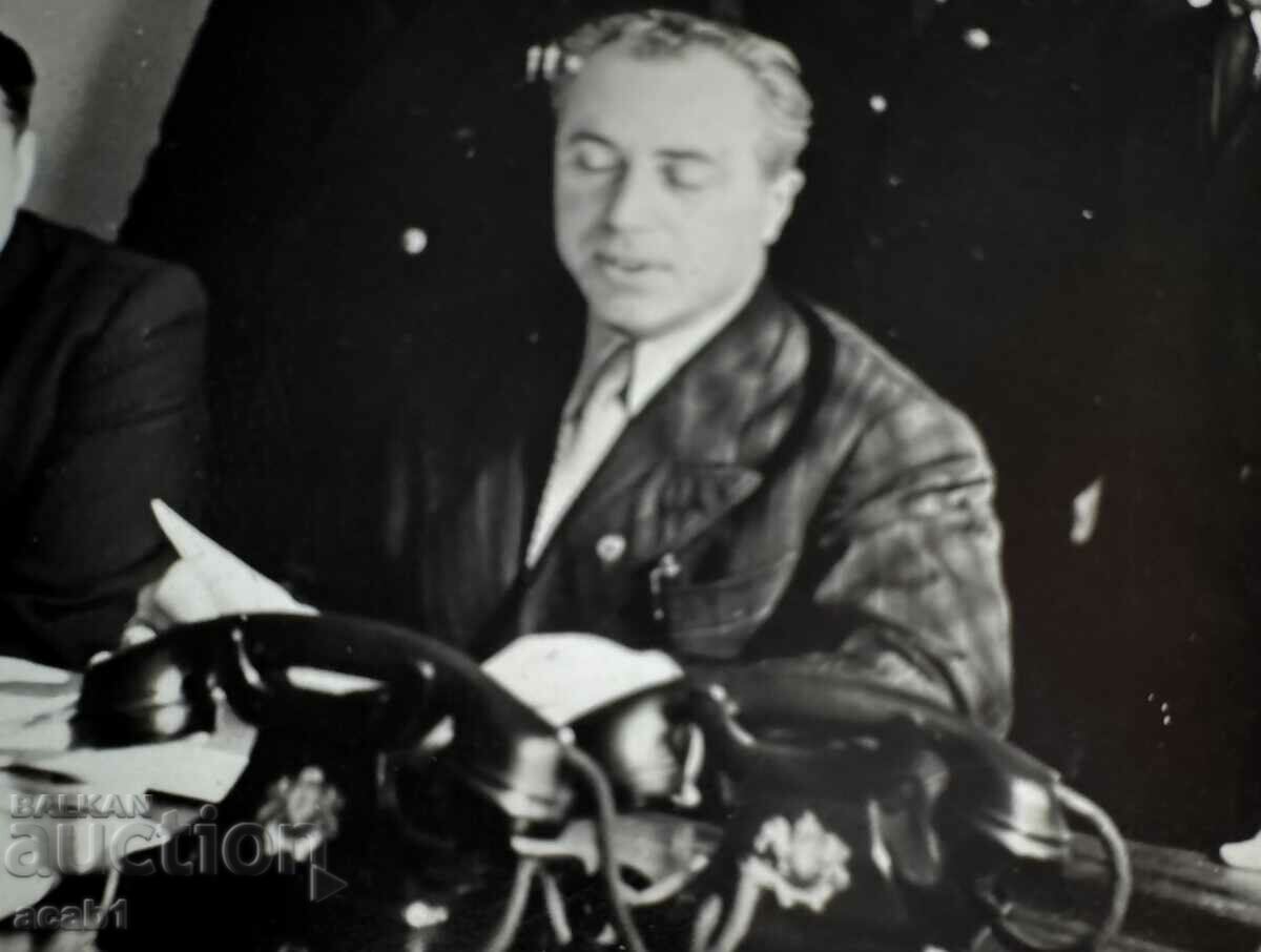 Under the Director 1947 with price 19.99 BGN | € 10.22 Under the Director 1947 with price 19.99 BGN | € 10.22