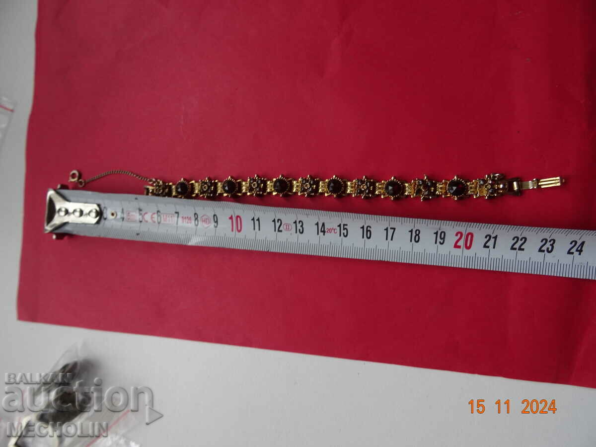 Licitație BRATARA FRUMOASA pietre rosii Licitație BRATARA FRUMOASA pietre rosii