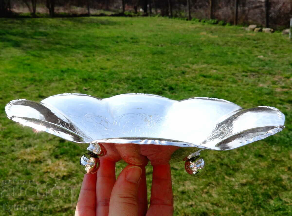 Silver plated brass fruit bowl. - 6 Silver plated brass fruit bowl. - 6