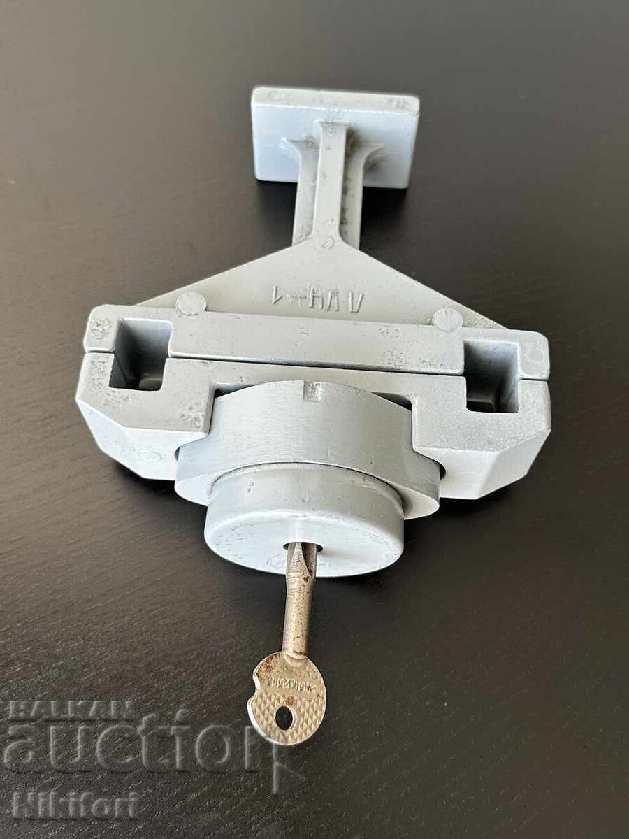 Auction Padlock for LUCH-1 VAZ Zhiguli Lada Pedals Auction Padlock for LUCH-1 VAZ Zhiguli Lada Pedals