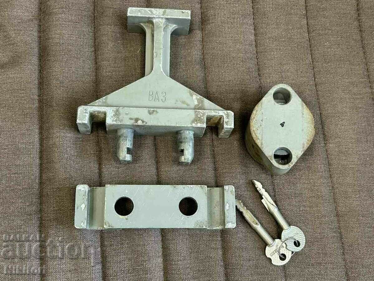 Delivery of Padlock for LUCH-1 VAZ Zhiguli Lada Pedals Delivery of Padlock for LUCH-1 VAZ Zhiguli Lada Pedals