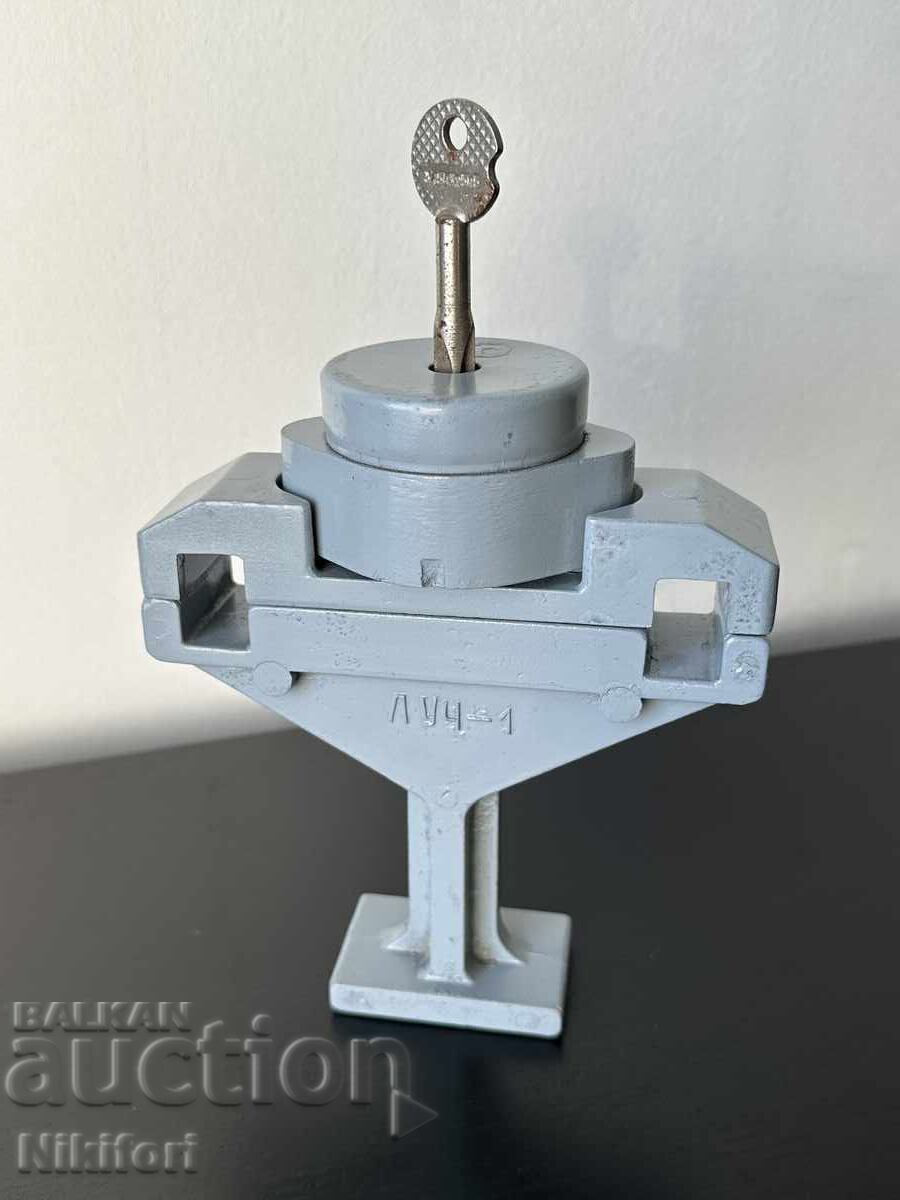 Padlock for LUCH-1 VAZ Zhiguli Lada Pedals Padlock for LUCH-1 VAZ Zhiguli Lada Pedals