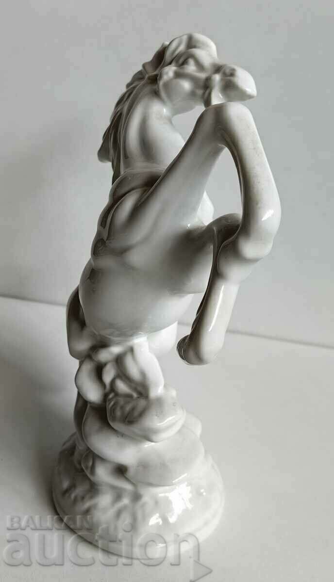 Auction .LARGE PERFECT PORCELAIN STATUETTE HORSE FIGURE PORCELAIN Auction .LARGE PERFECT PORCELAIN STATUETTE HORSE FIGURE PORCELAIN