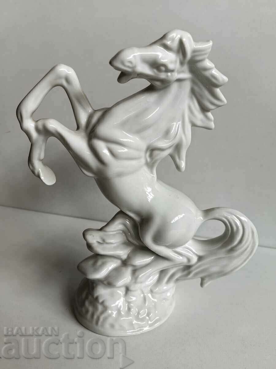 .LARGE PERFECT PORCELAIN STATUETTE HORSE FIGURE PORCELAIN .LARGE PERFECT PORCELAIN STATUETTE HORSE FIGURE PORCELAIN