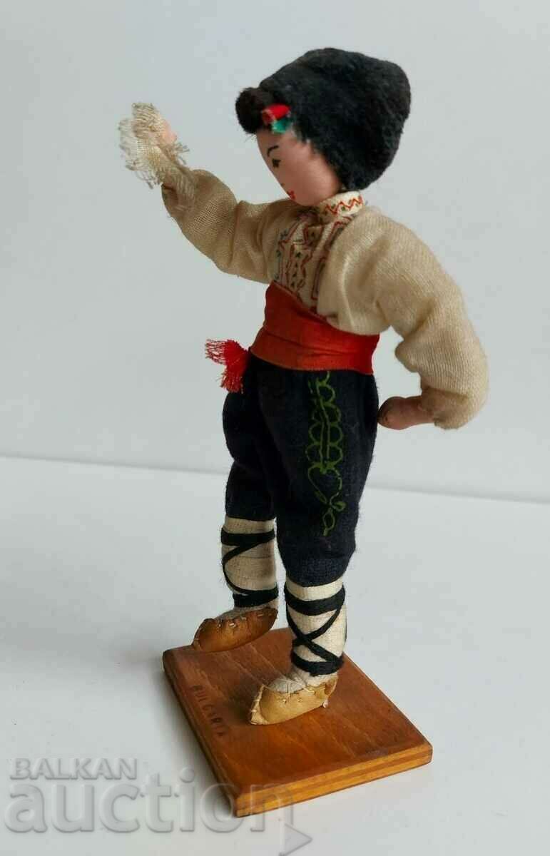 Delivery of .SOUVENIR FIGURINE WEARING ETHNO ETHNOGRAPHIC SOC NRB Delivery of .SOUVENIR FIGURINE WEARING ETHNO ETHNOGRAPHIC SOC NRB