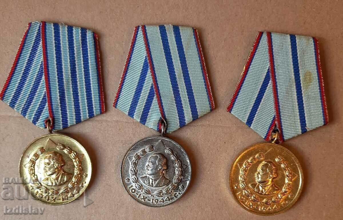 3 medalii pentru 10 și 15 ani MIA și cea rară pentru 20 de ani KDS