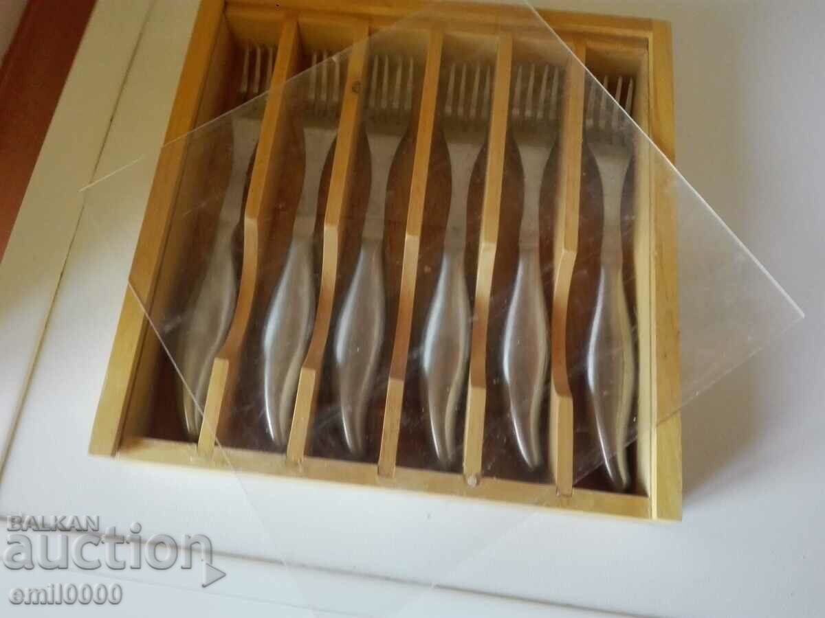 Cutlery - forks. - 5