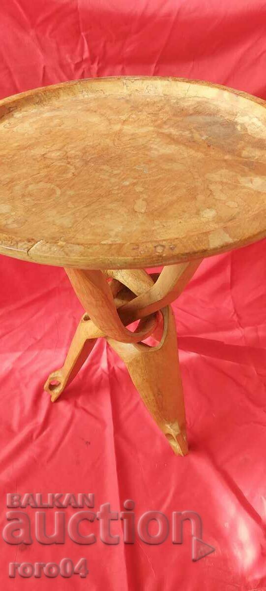 Auction UNIQUE SOFA - TABLE - PARALIA - NIGHT Auction UNIQUE SOFA - TABLE - PARALIA - NIGHT