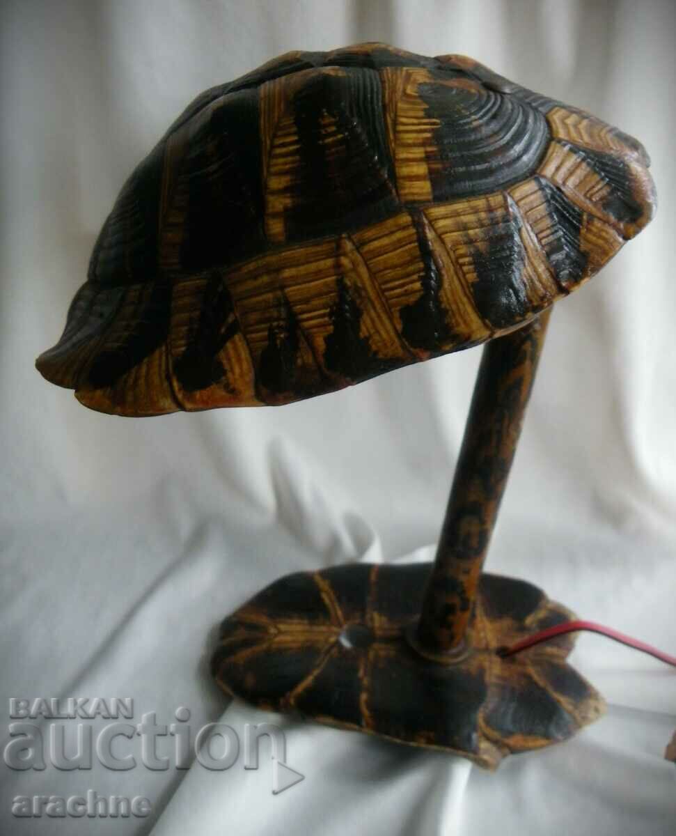 Livrarea Veche lampă originală din carapa de țestoasă Livrarea Veche lampă originală din carapa de țestoasă