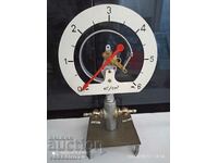 Old teaching mockup in physics manometer demonstration new