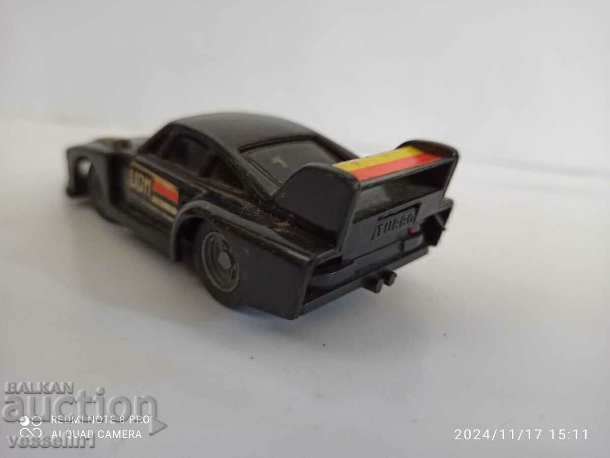 Licitație Carucior vechi de la masina de 80 de ani