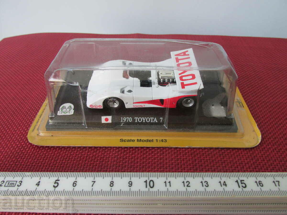 1:43 Toyota Car