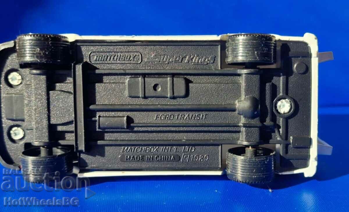 MATCHBOX Super Kings Ford Transit Air Ambulance - 6