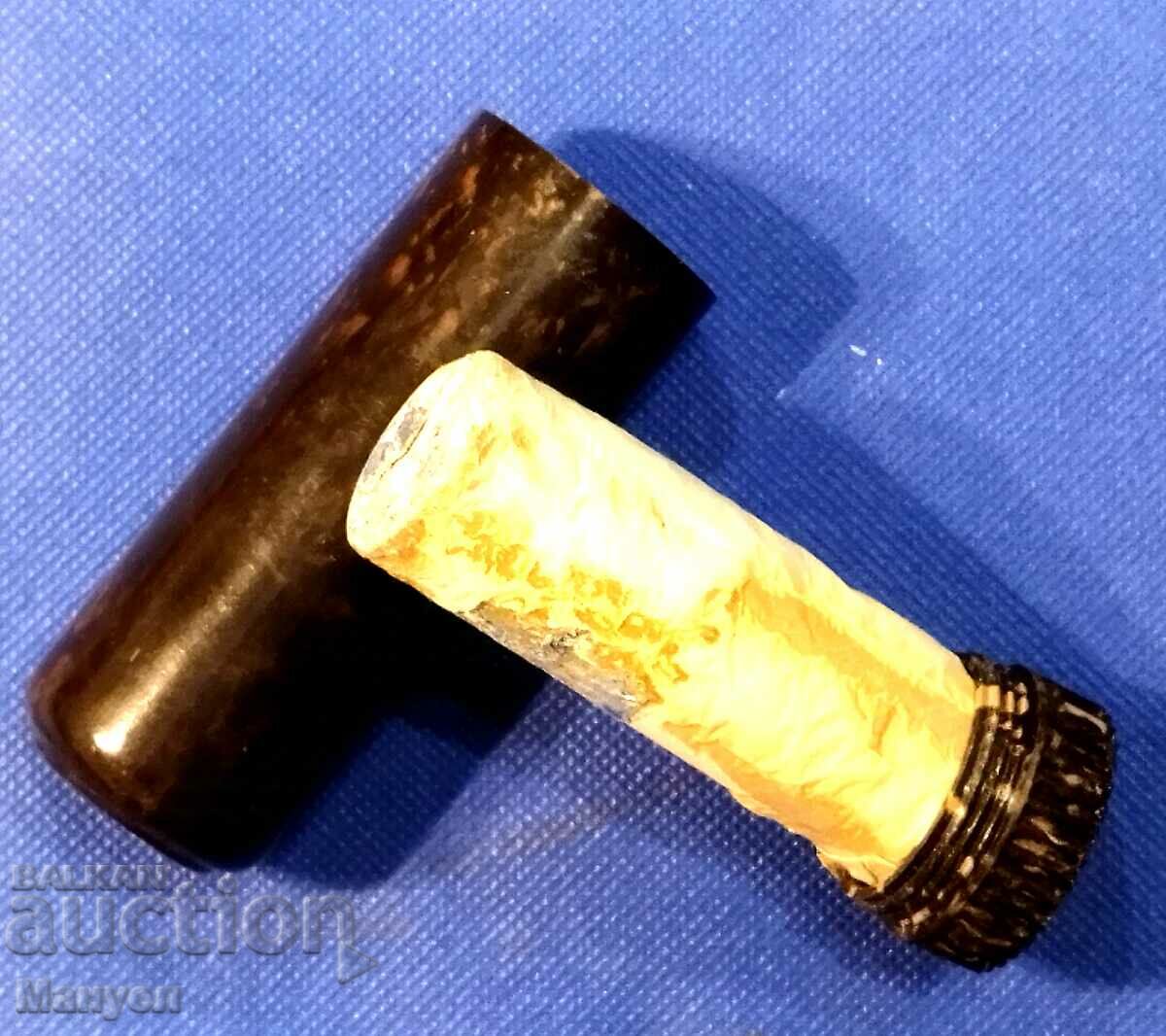 Auction Old shaving soap in a bakelite box. Auction Old shaving soap in a bakelite box.