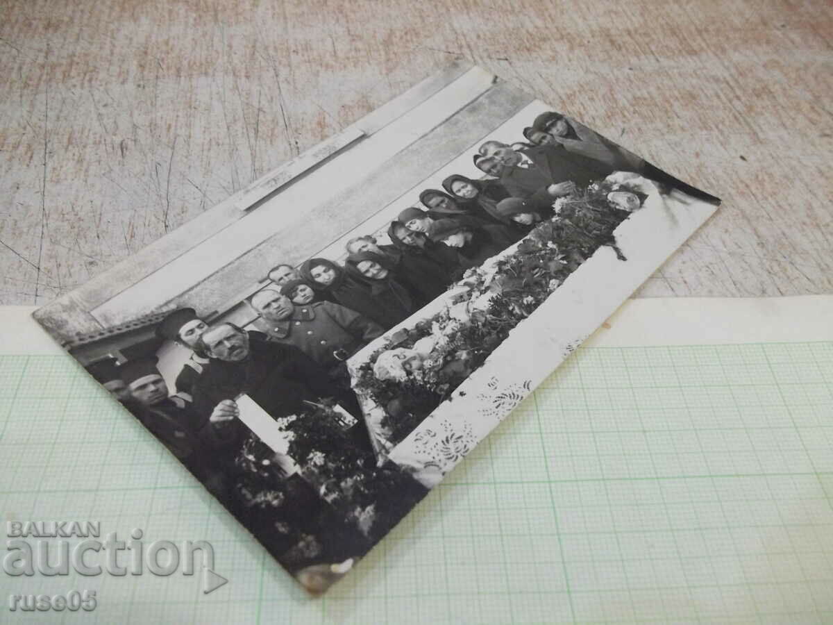 Auction Old photo of a woman's funeral Auction Old photo of a woman's funeral