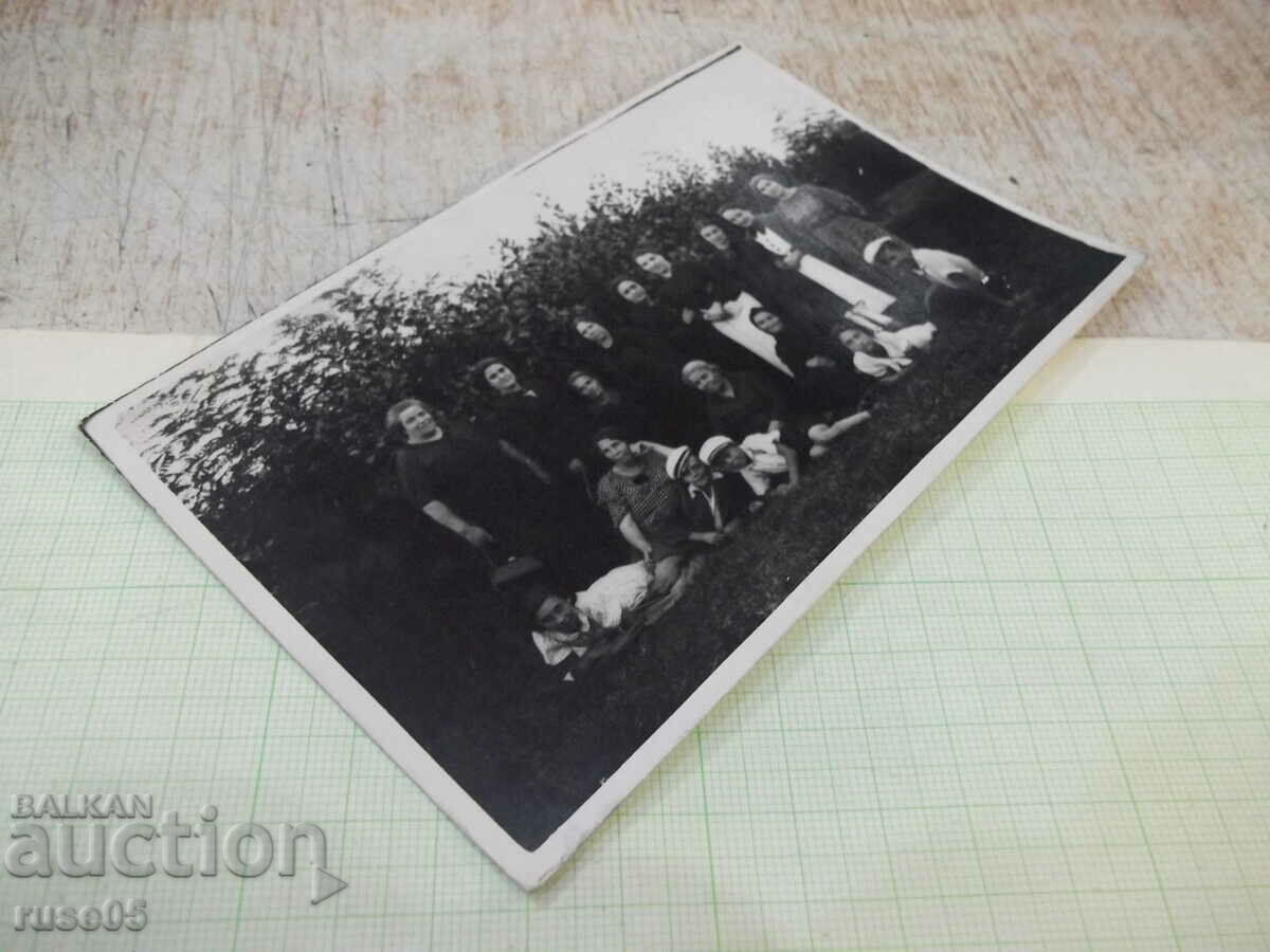 Auction Old photo of women with children Auction Old photo of women with children