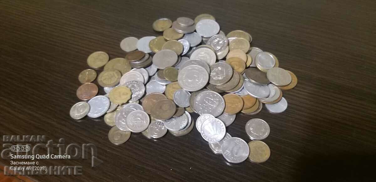 Lot of 120 foreign coins - 5 Lot of 120 foreign coins - 5