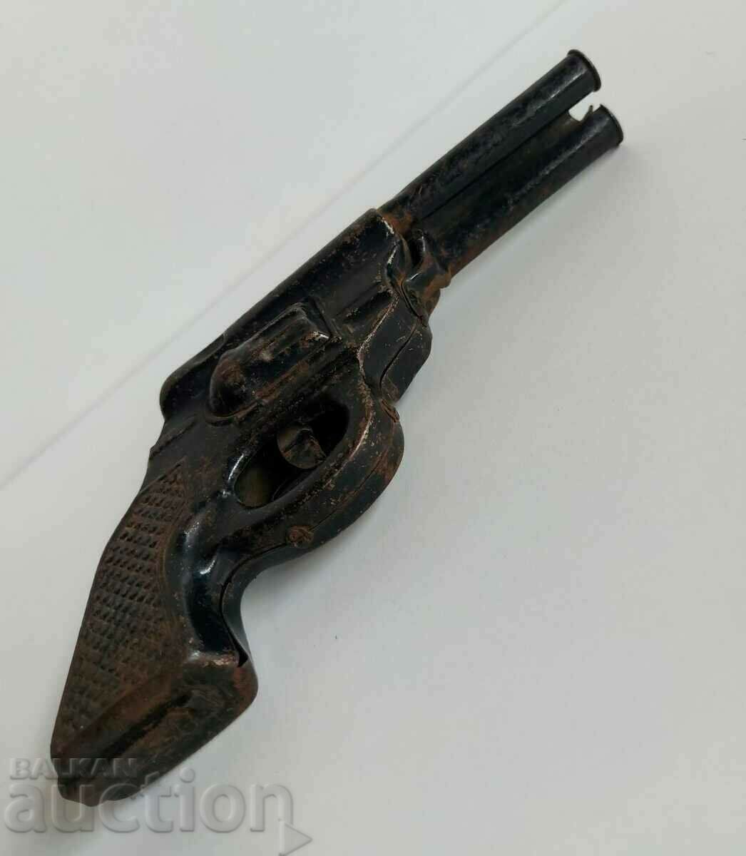 .RARE TOY SHEET METAL DOUBLE BARREL GUN METAL NOT WORKING with price 9.00 BGN | € 4.60 .RARE TOY SHEET METAL DOUBLE BARREL GUN METAL NOT WORKING with price 9.00 BGN | € 4.60