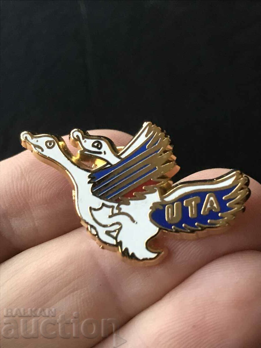 Insigna rară a companiei aeriene franceze UTA gâște în zbor Insigna rară a companiei aeriene franceze UTA gâște în zbor