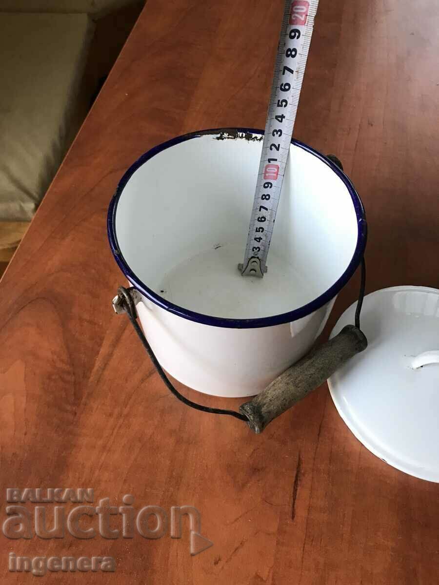 Delivery of BOILER BOILER BOILER DISH ENAMELLED LID FROM SOCA MARKED 1966