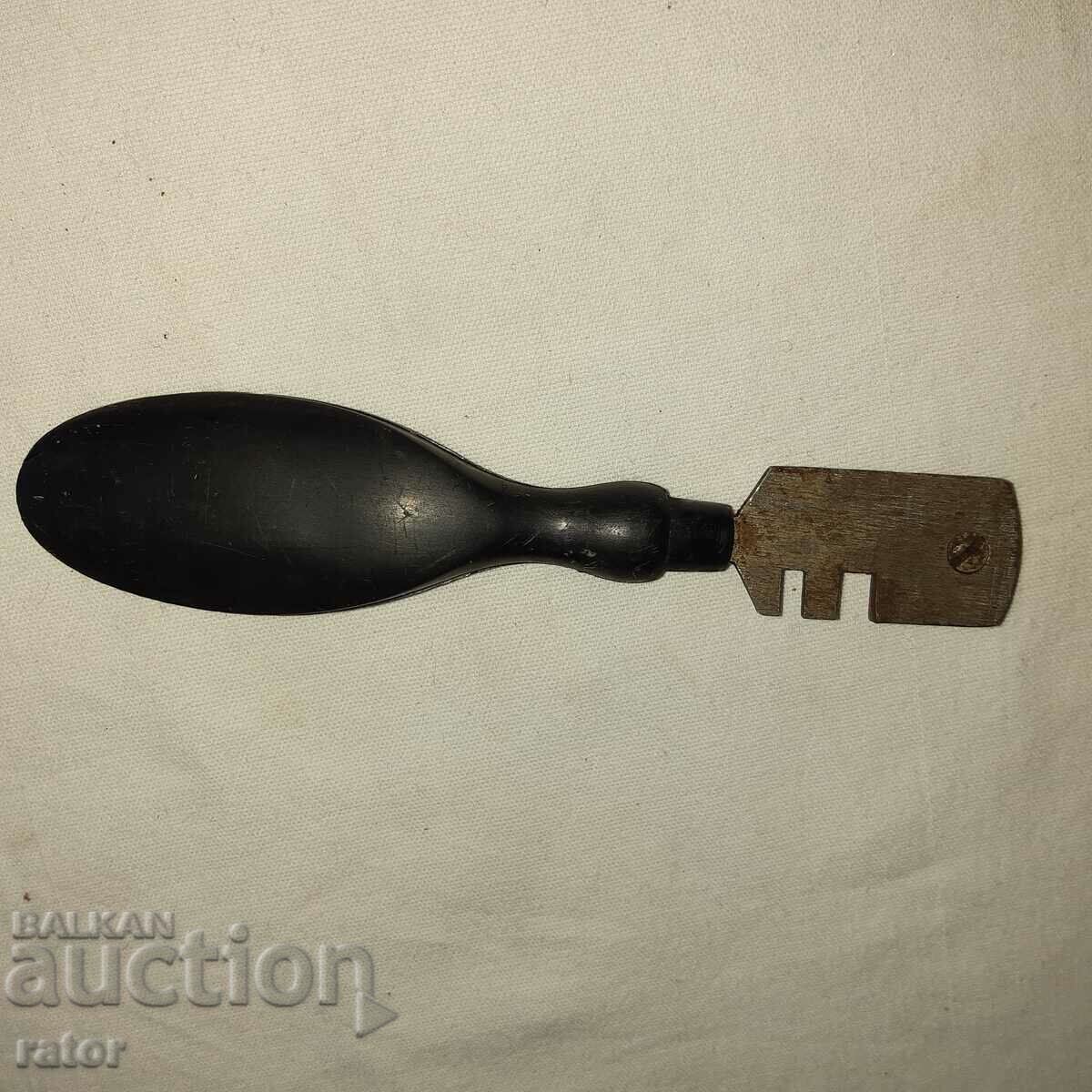 Auction  Old glass cutting diamond