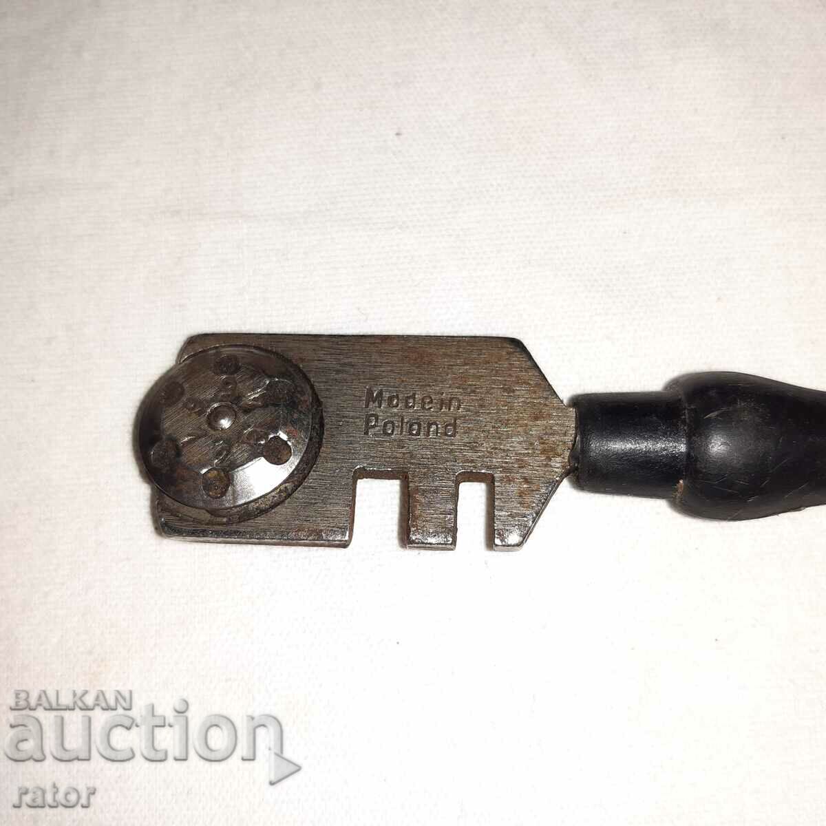 Delivery of Old glass cutting diamond