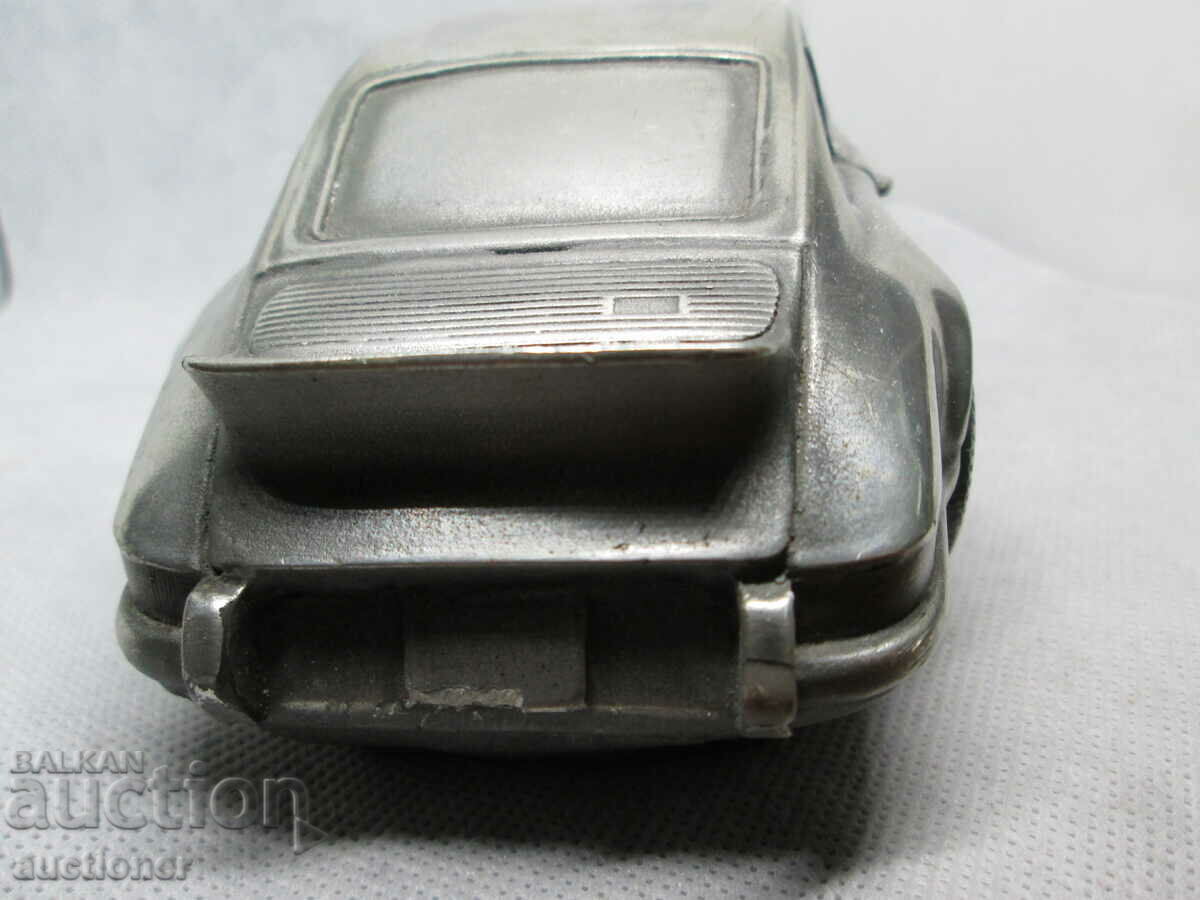 Delivery of SUMMER MODEL PORSHE 911 CARRERA SILVER MODEL Delivery of SUMMER MODEL PORSHE 911 CARRERA SILVER MODEL