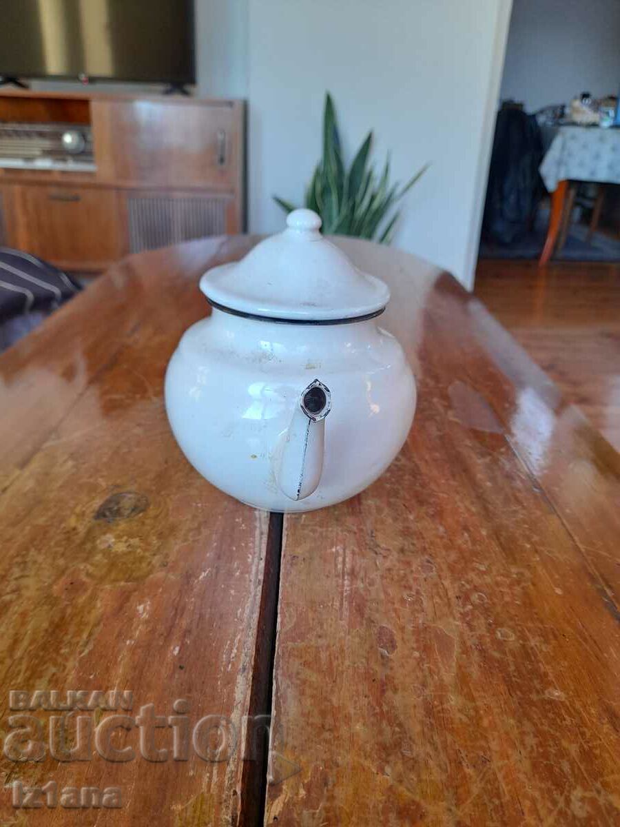 Παλιά τσαγιέρα εμαγιέ με τιμή 22.00 BGN | € 11.25 Παλιά τσαγιέρα εμαγιέ με τιμή 22.00 BGN | € 11.25