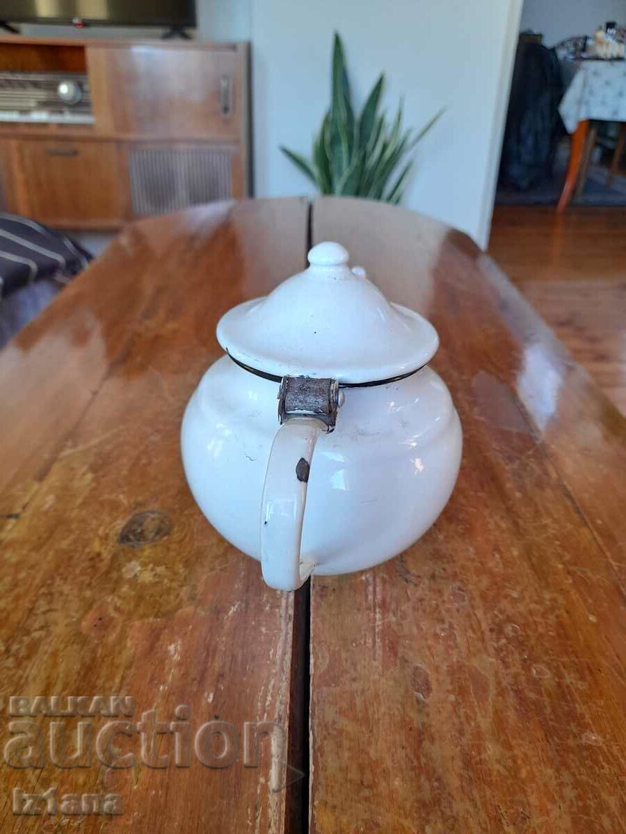 Παράδοση Παλιά τσαγιέρα εμαγιέ Παράδοση Παλιά τσαγιέρα εμαγιέ