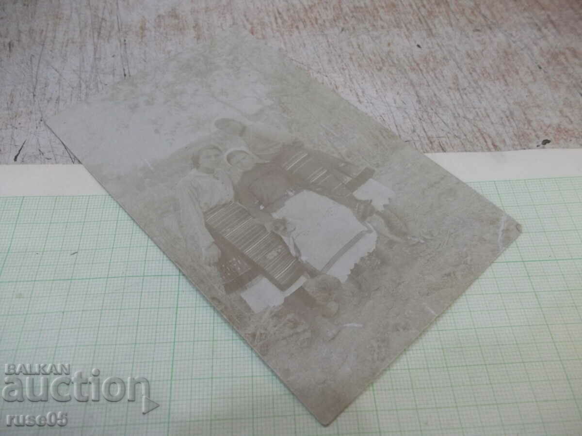 Auction Old photo of three women in costume Auction Old photo of three women in costume