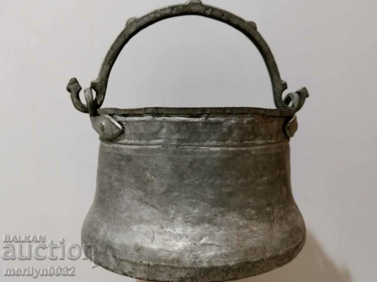 Old copper kettle, copper, cauldron, cauldron, copper vessel