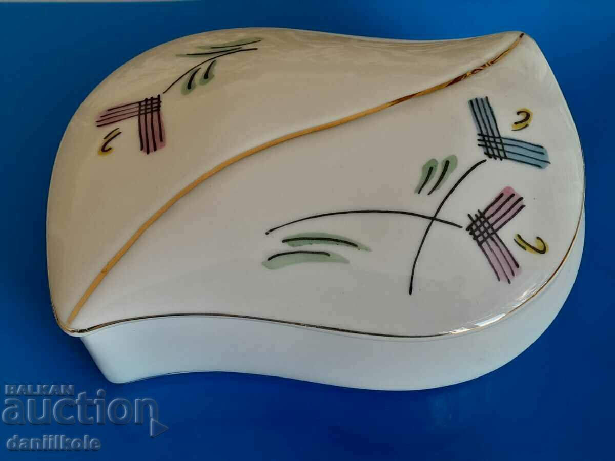 *$*Y*$* УНИКАЛНА СТАРА КУТИЯ БИЖУТА КИТКА - БЪЛГАРИЯ *$*Y*$* с цена € 52.90 | 103.46 лв. *$*Y*$* УНИКАЛНА СТАРА КУТИЯ БИЖУТА КИТКА - БЪЛГАРИЯ *$*Y*$* с цена € 52.90 | 103.46 лв.