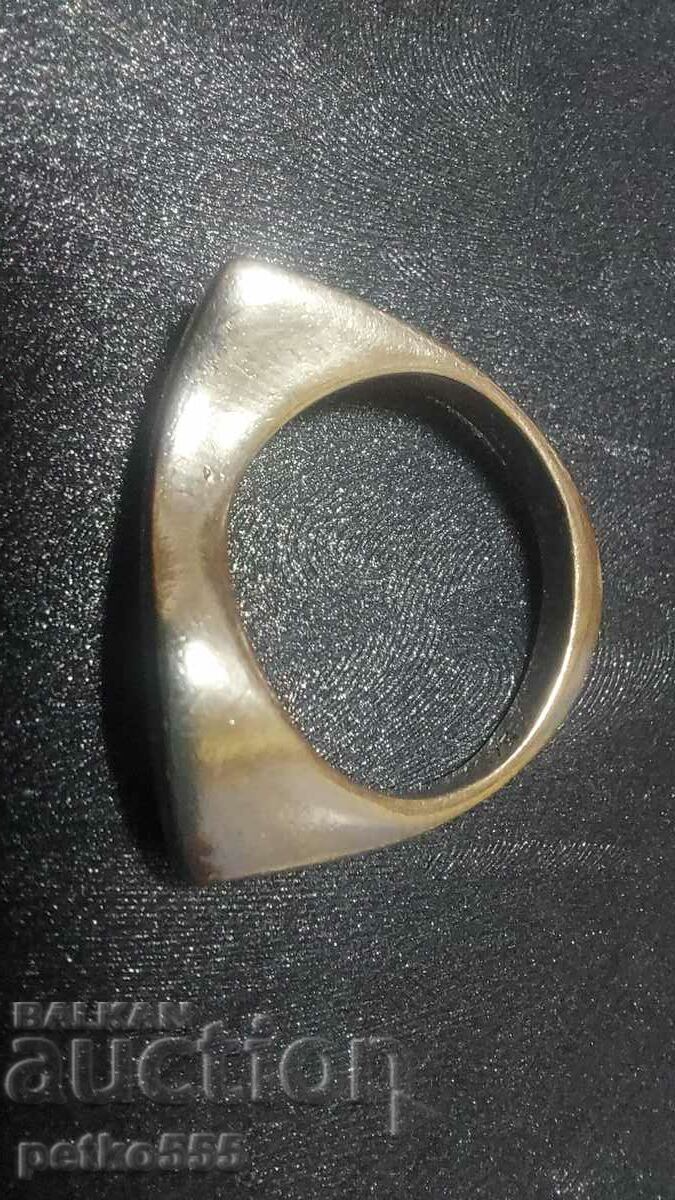Ασημένιο γυναικείο δαχτυλίδι με τιμή € 20.00 | 39.12 BGN