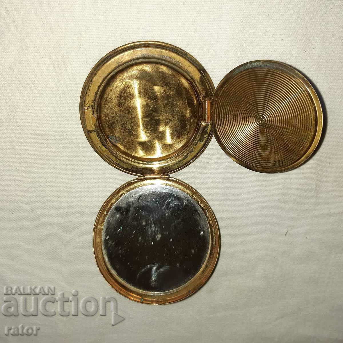 Auction Old bronze powder case Auction Old bronze powder case