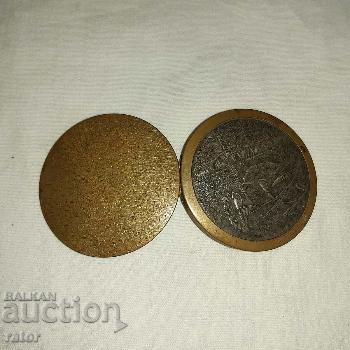 Old bronze powder case - 5 Old bronze powder case - 5