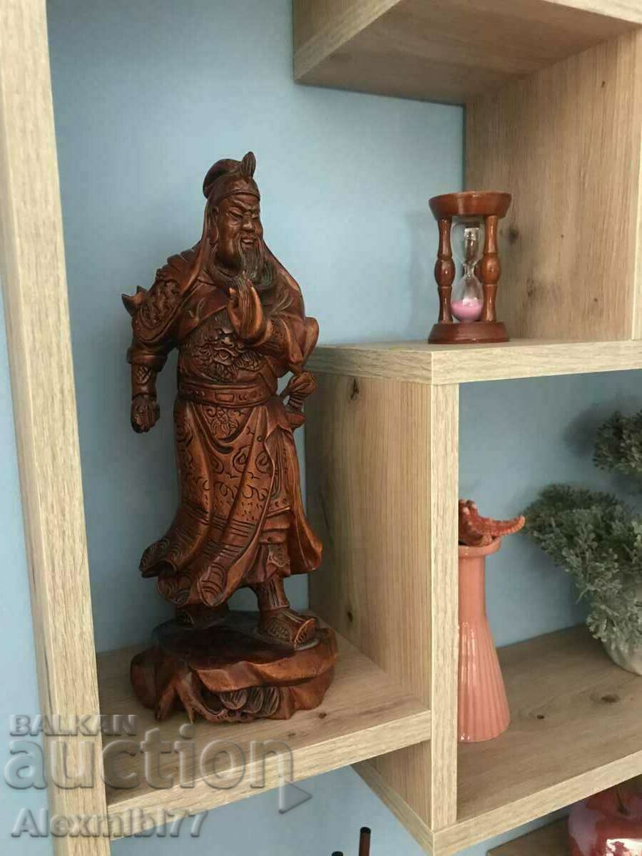 Figurină din lemn a războinicului chinez Guan Yu sau Guan Gong