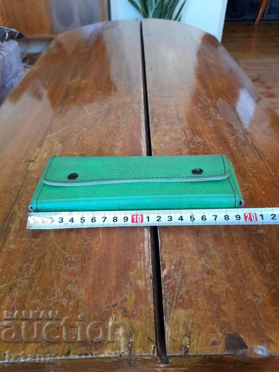 An old school kit with price 16.00 BGN | € 8.18 An old school kit with price 16.00 BGN | € 8.18