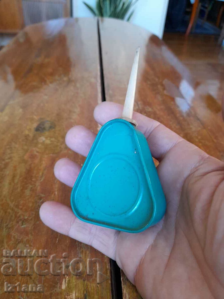 Auction Old buttercup Auction Old buttercup